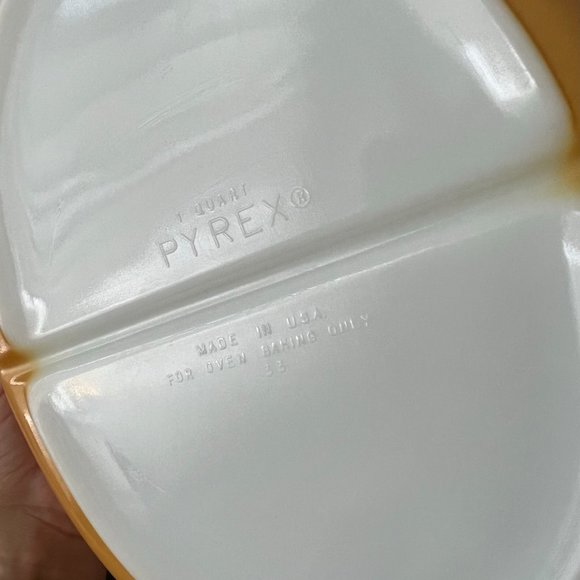 VINTAGE PYREX, Butterfly Gold, Divided DISH Casserole, Butterscotch, #063 Golden - Picture 7 of 7
